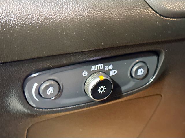 Used 2020 Buick Encore GX Preferred w/ Cold Weather Comfort Package image 11