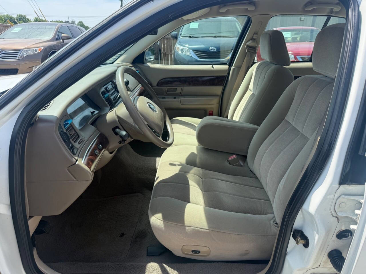 Used 2004 Mercury Grand Marquis GS image 10