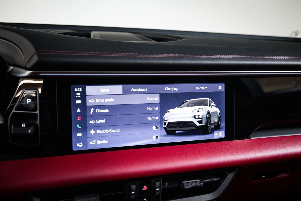New 2026 Porsche Macan Electric RWD image 18