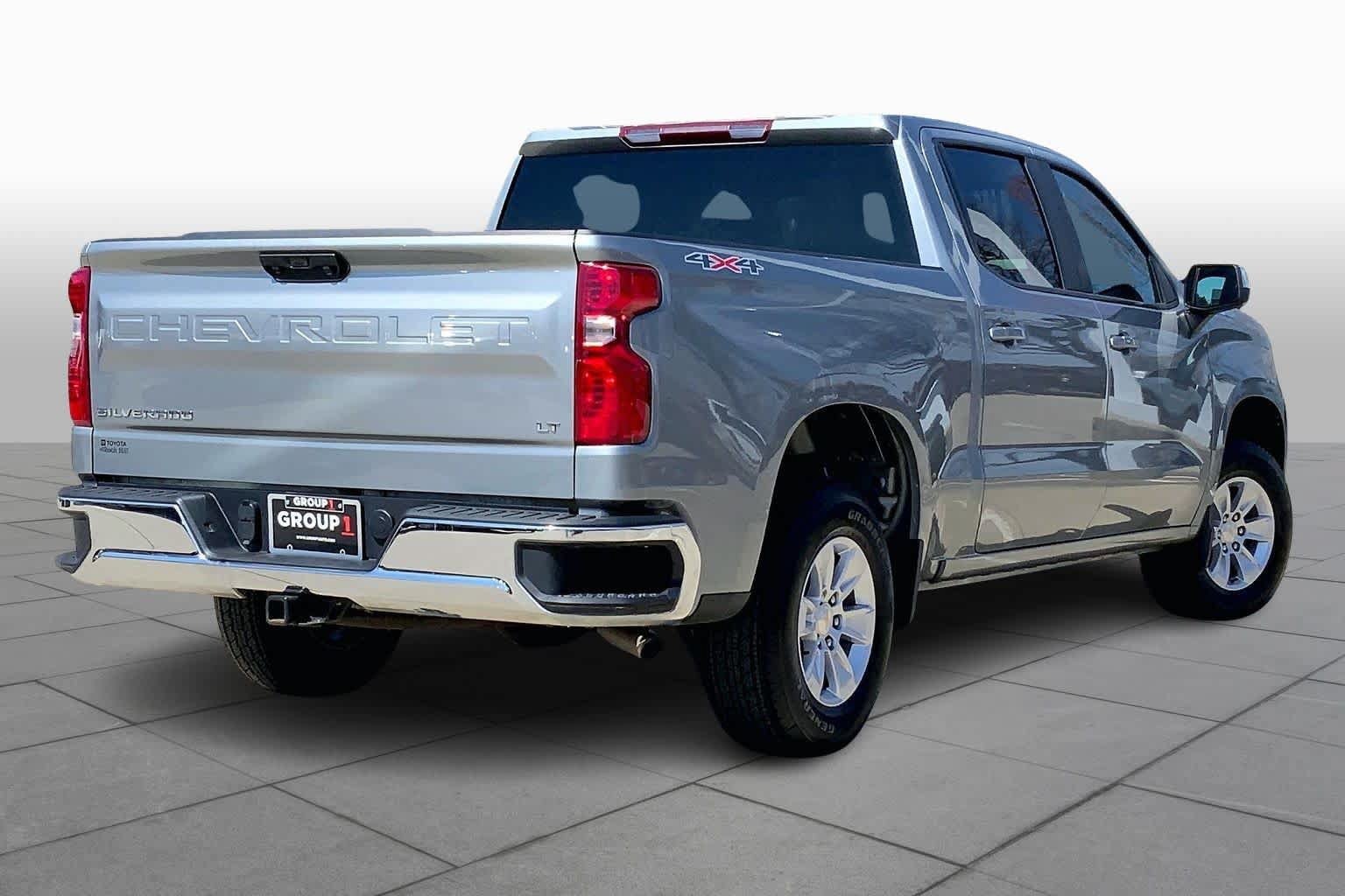 Used 2025 Chevrolet Silverado 1500 LT AWD/4WD image 23