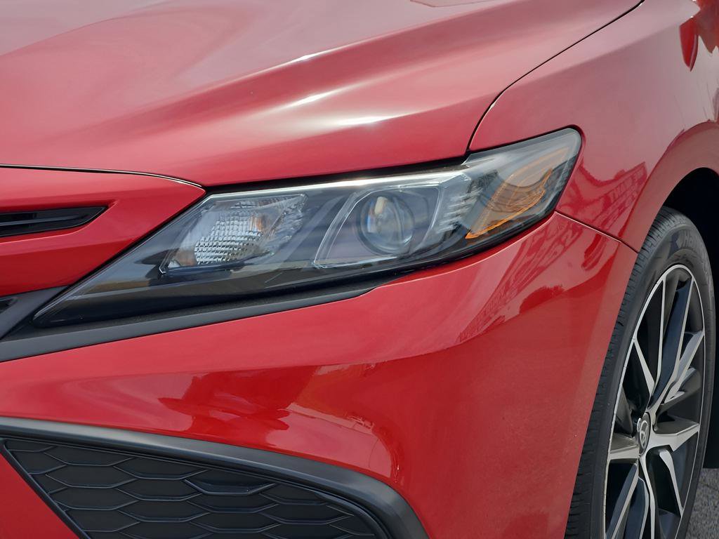 Used 2024 Toyota Camry SE image 7