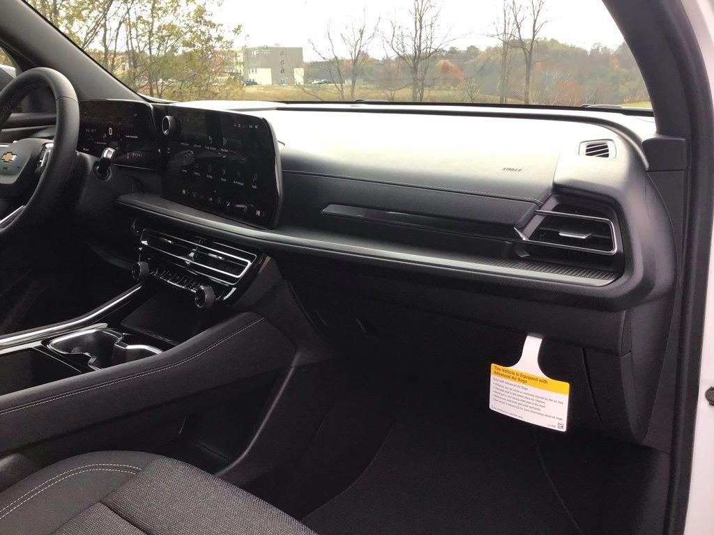 New 2026 Chevrolet Traverse LT w/ Driver Confidence Package image 29