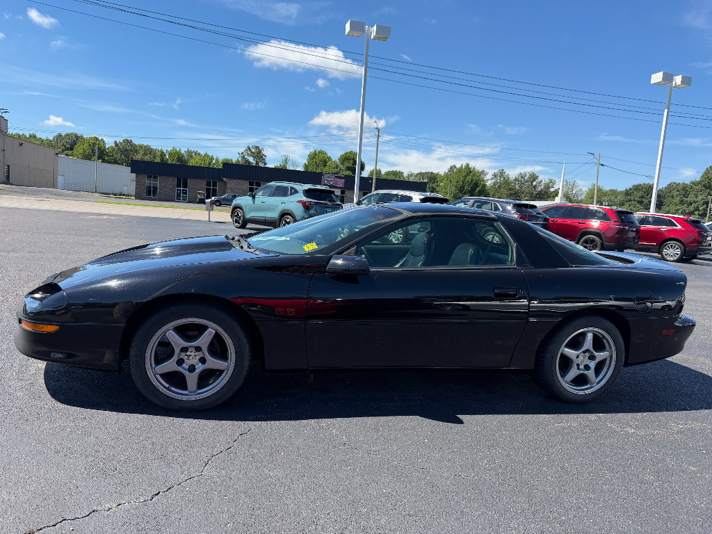 Used 1996 Chevrolet Camaro Z28 RWD image 2