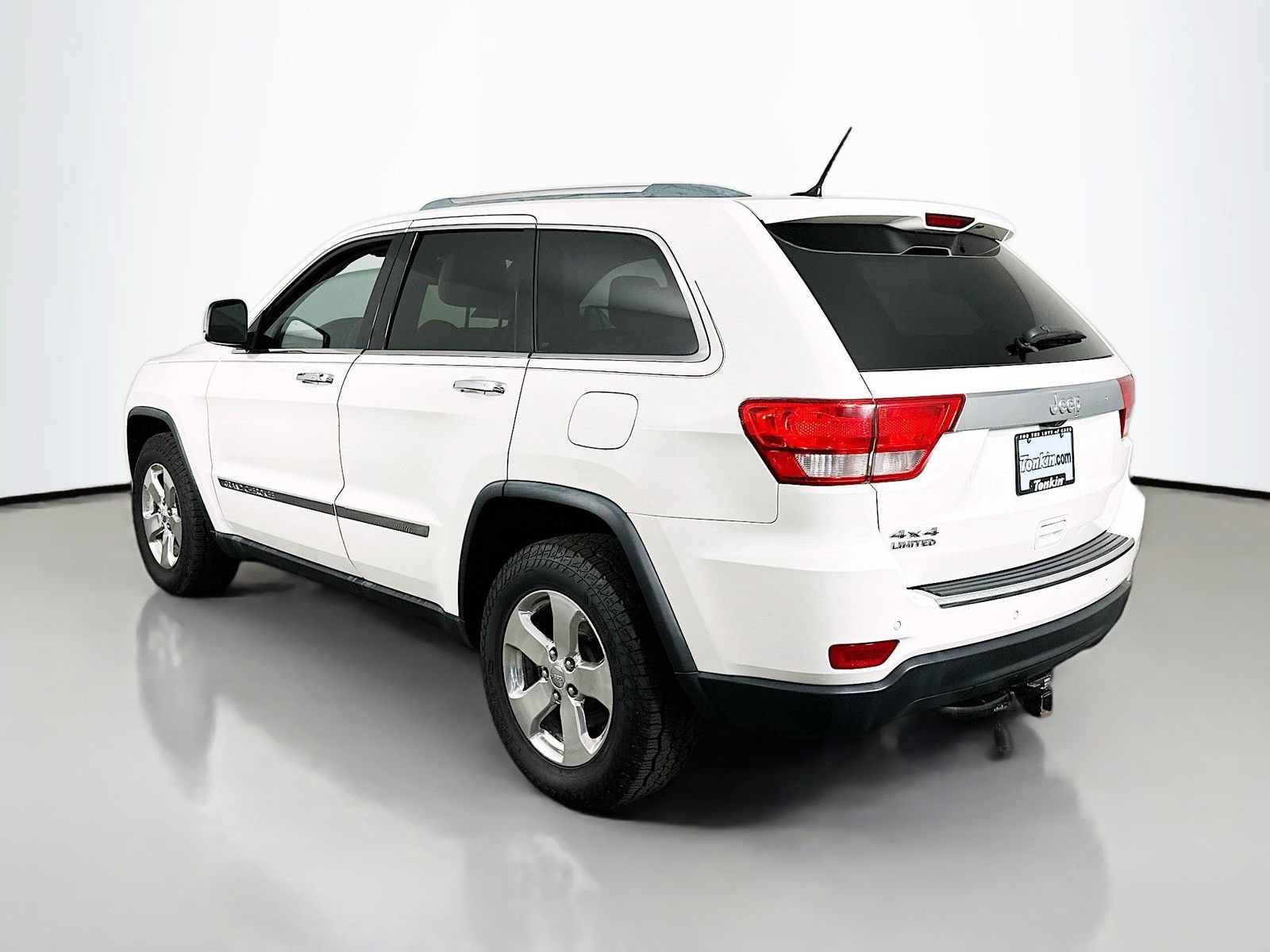 Used 2011 Jeep Grand Cherokee Limited w/ Trailer Tow Group AWD/4WD image 6