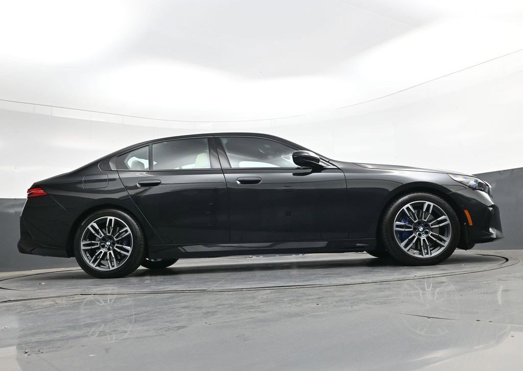 Used 2024 BMW 540i xDrive w/ Premium Package AWD/4WD image 27