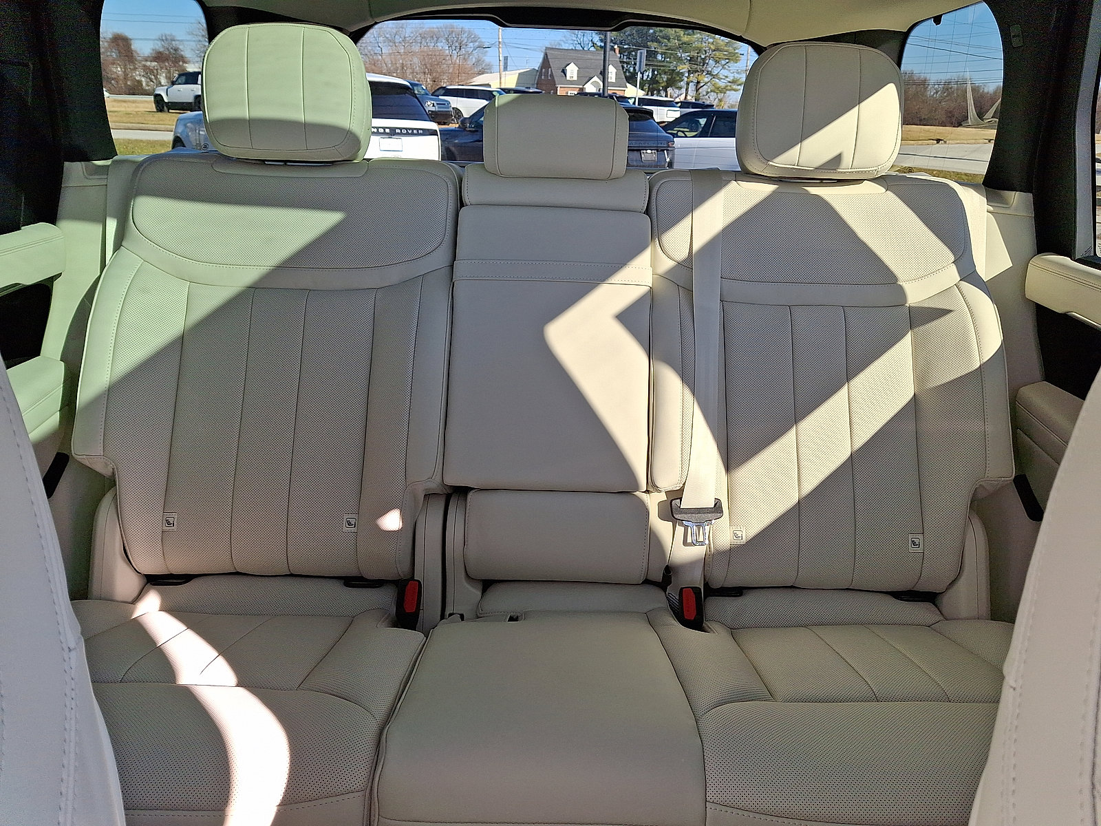 New 2026 Land Rover Range Rover Long Wheelbase SE image 15