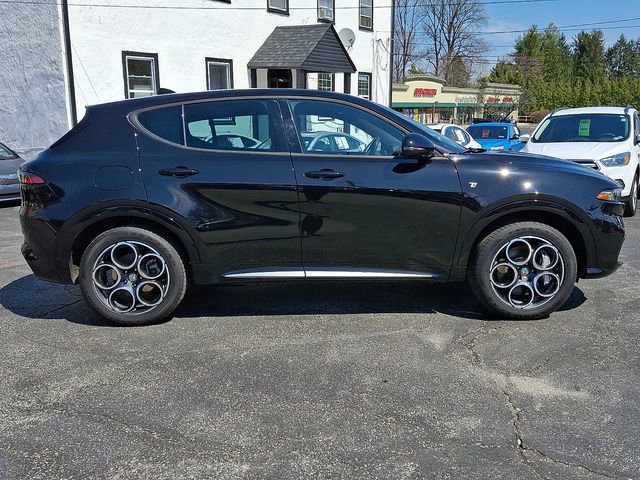 Used 2024 Alfa Romeo Tonale Ti w/ Premium Interior Package image 7