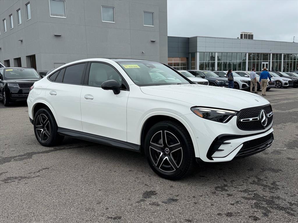 Used 2025 Mercedes-Benz GLC 300 4MATIC image 1