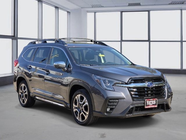 Used 2023 Subaru Ascent Limited w/ Technology Package AWD/4WD image 3