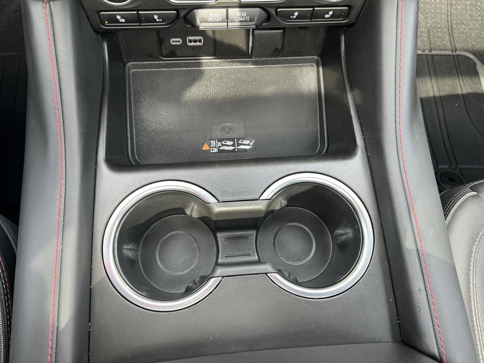 Used 2023 Chevrolet Suburban RST w/ Luxury Package image 33