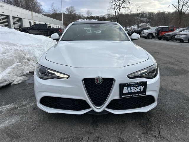 Used 2022 Alfa Romeo Giulia Ti image 3