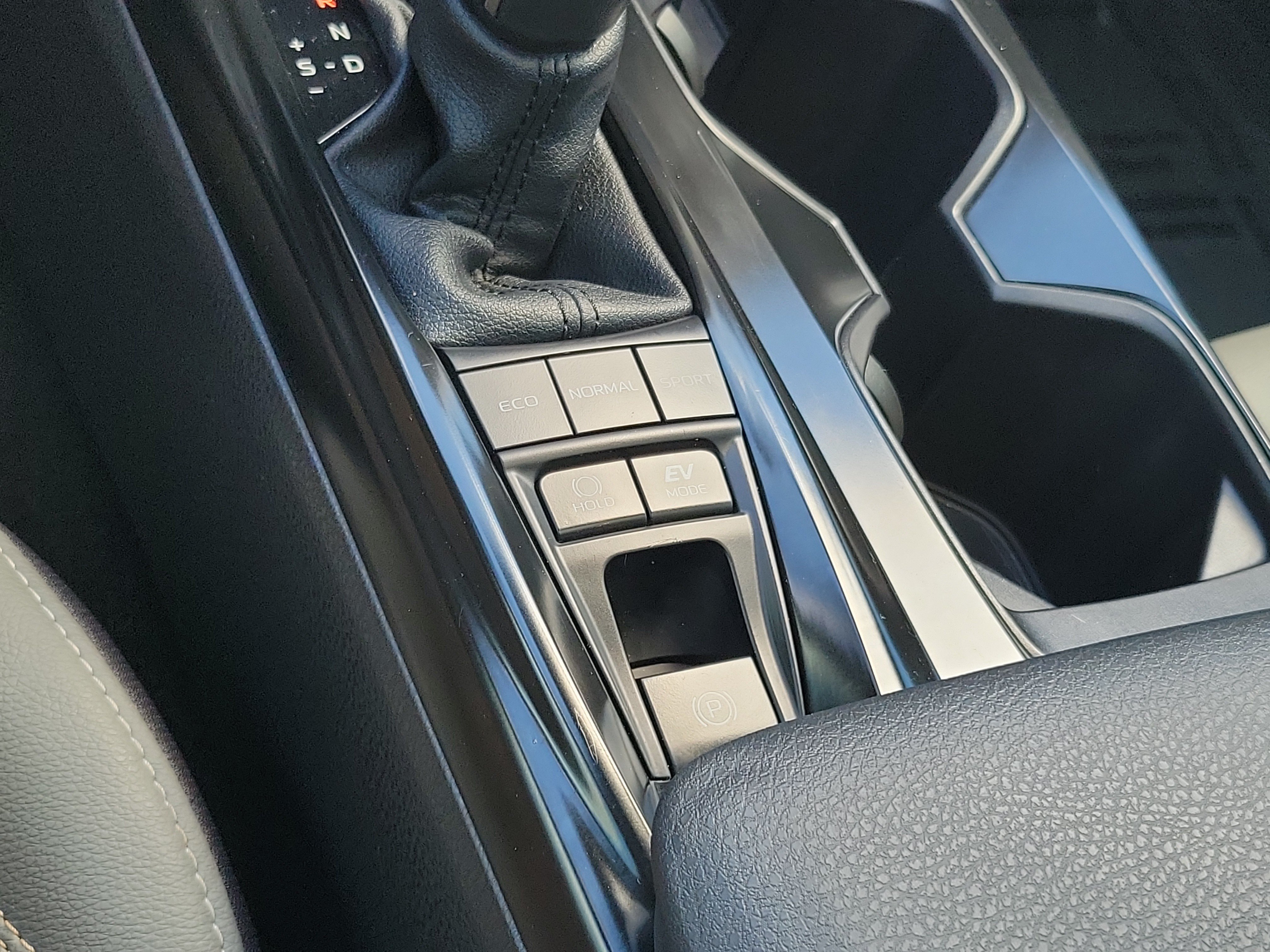 Certified 2025 Toyota Camry SE w/ Multimedia Upgrade Package FWD image 29