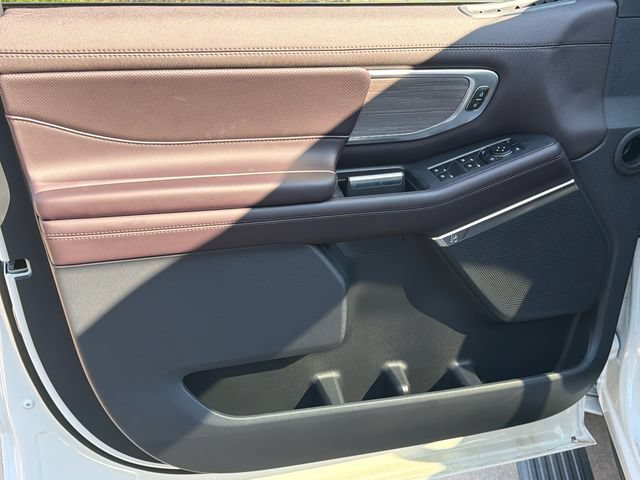New 2025 Ford Expedition Max Platinum w/ Platinum Ultimate Package AWD/4WD image 10
