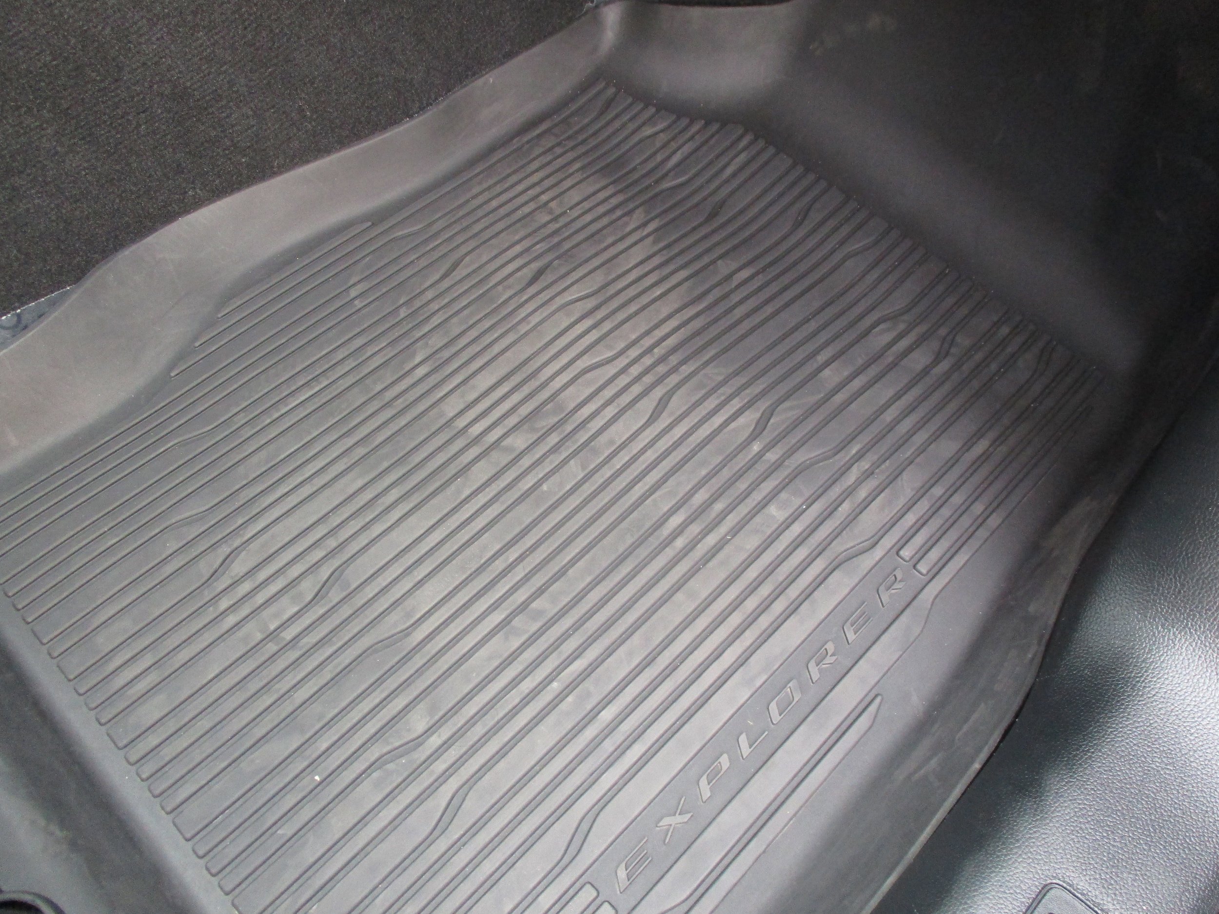 Used 2023 Ford Explorer XLT w/ Equipment Group 202A AWD/4WD image 45