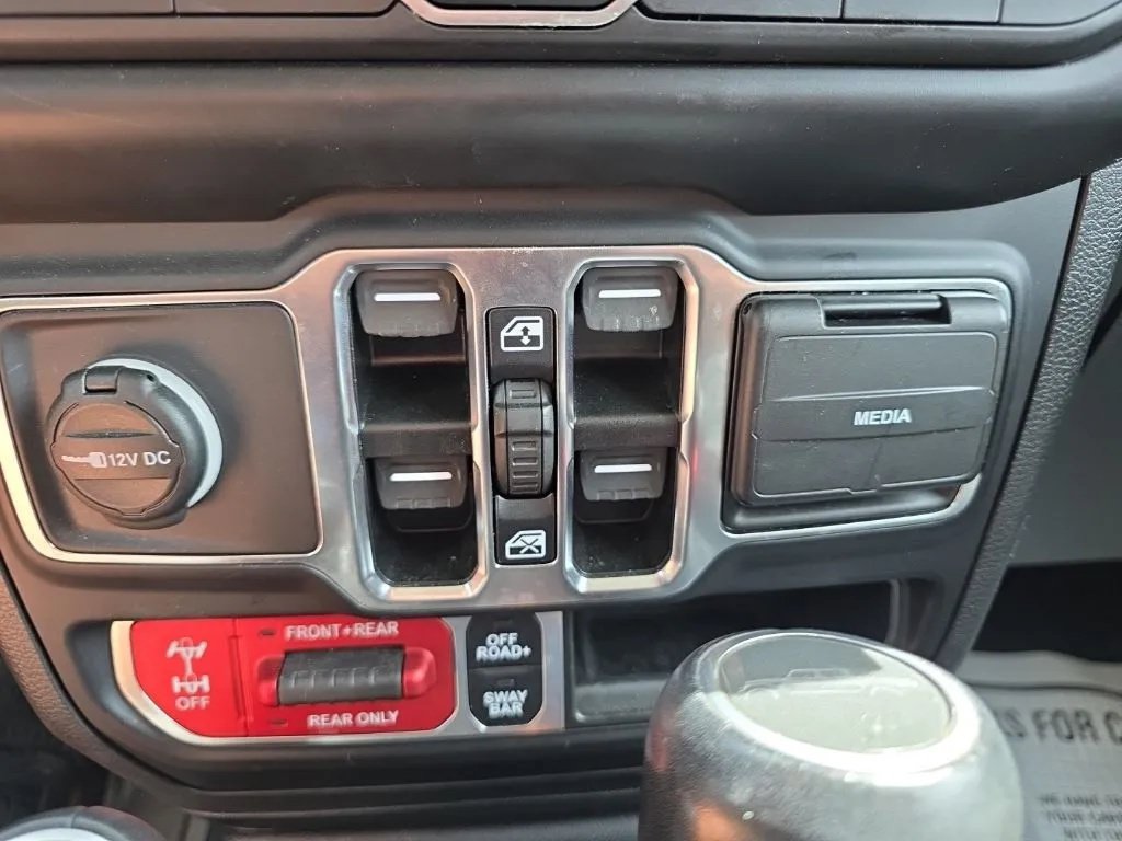 Used 2021 Jeep Gladiator Rubicon AWD/4WD image 31