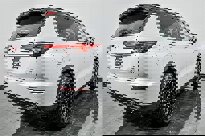 New 2025 Mitsubishi Outlander SEL Black Edition image 8