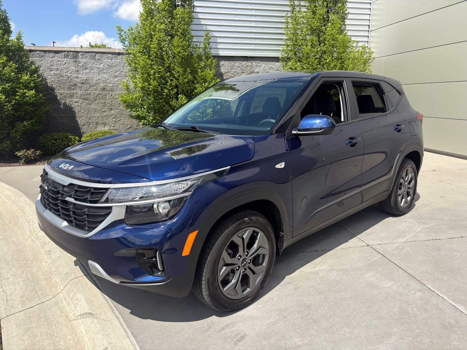 Used 2025 Kia Seltos LX