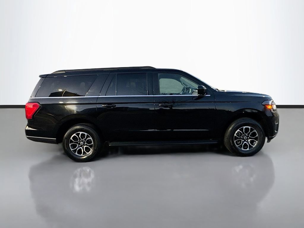 Used 2024 Ford Expedition Max XLT image 8
