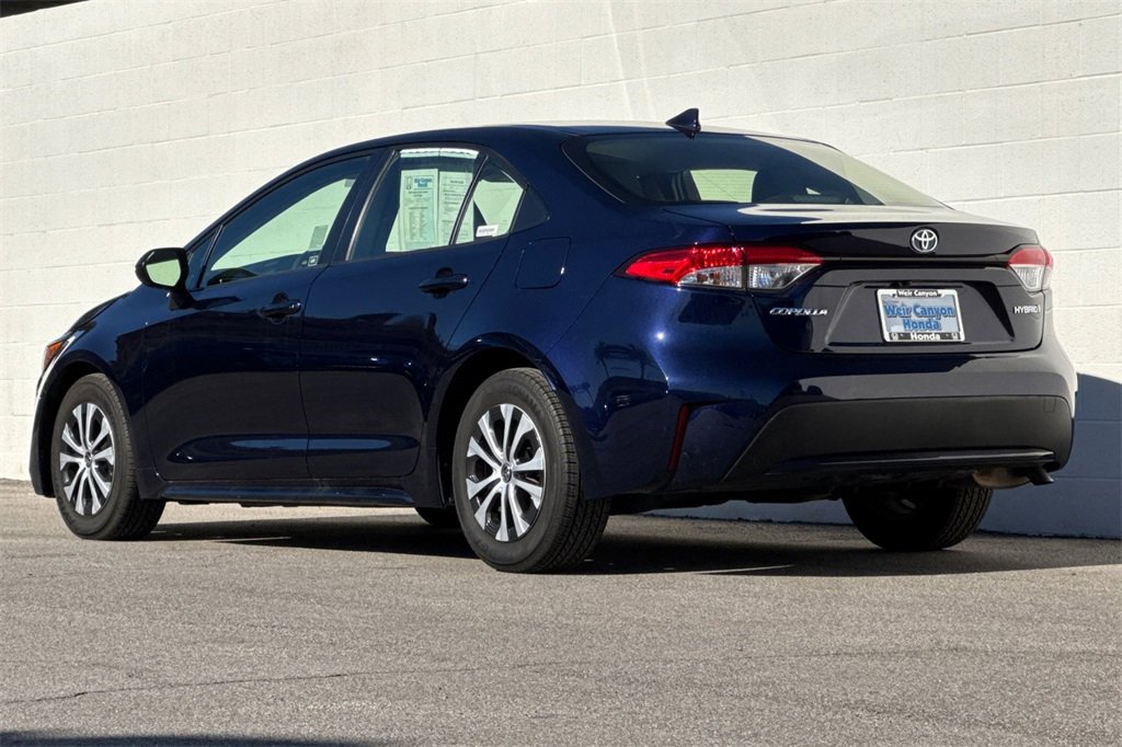Used 2022 Toyota Corolla LE image 3