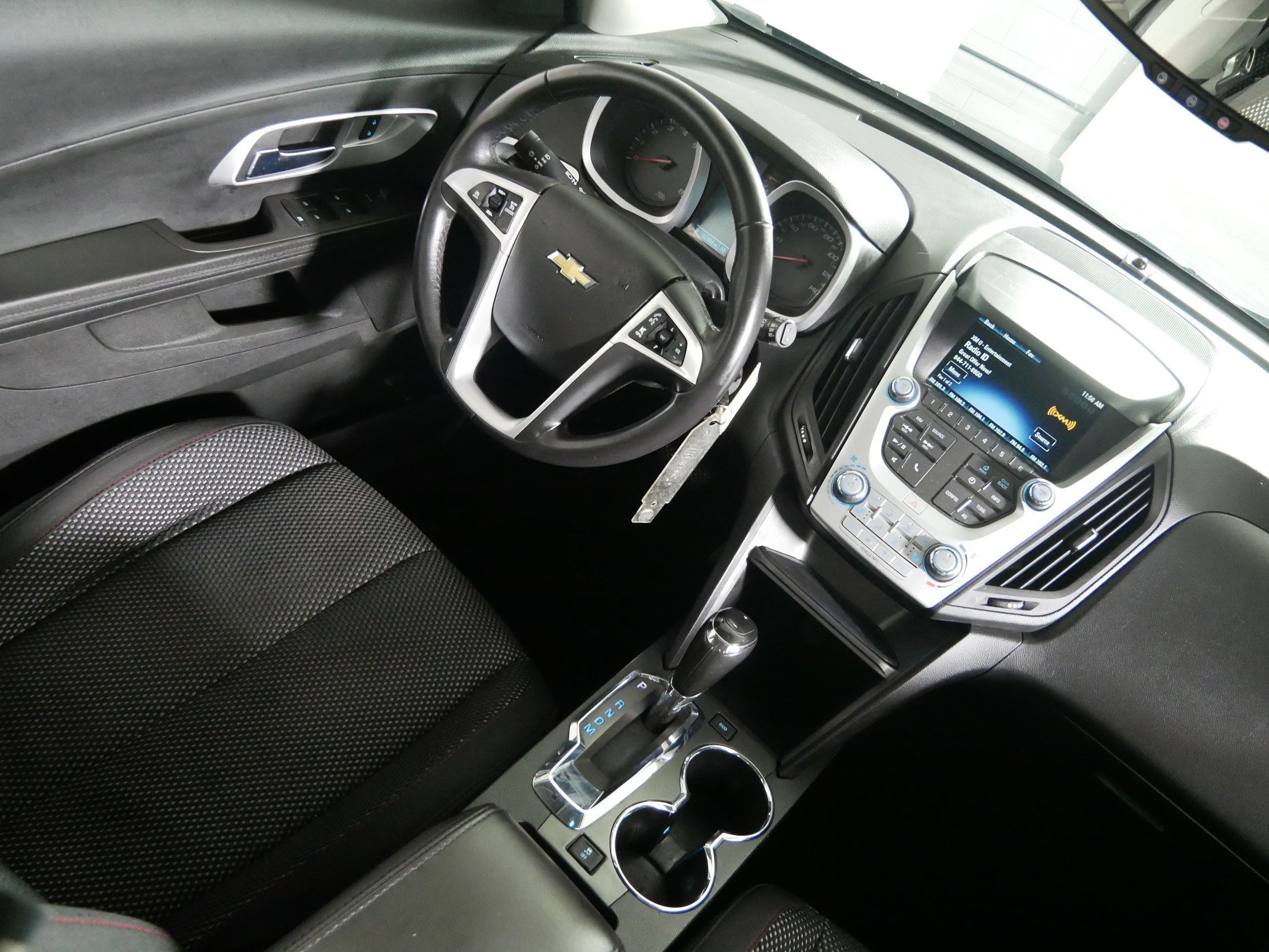 Used 2016 Chevrolet Equinox LT w/ Convenience Package image 9