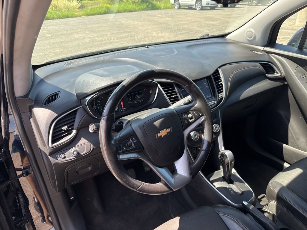 Used 2021 Chevrolet Trax LT w/ Driver Confidence Package FWD image 18