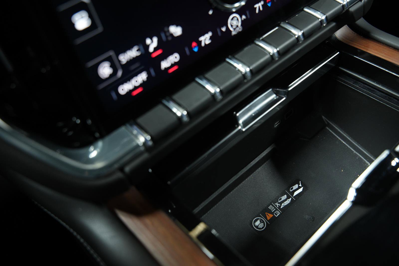 Used 2025 GMC Yukon Denali AWD/4WD image 43