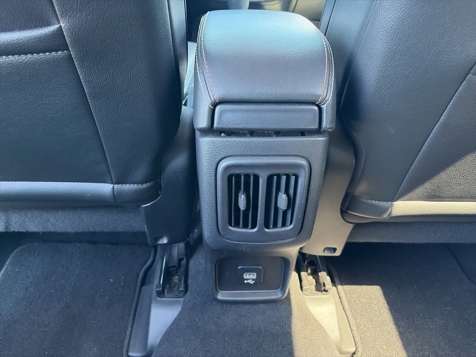 Used 2018 Jeep Compass Latitude FWD image 10