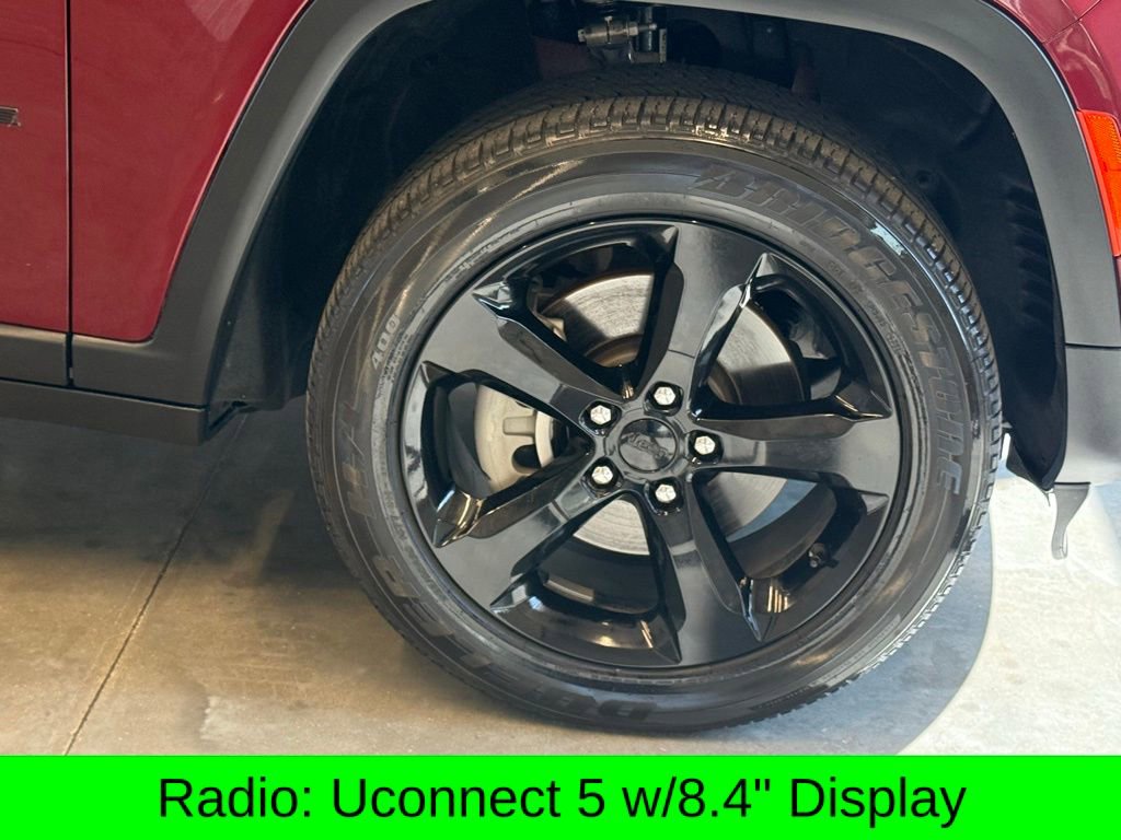 Used 2024 Jeep Grand Cherokee L Altitude AWD/4WD image 2