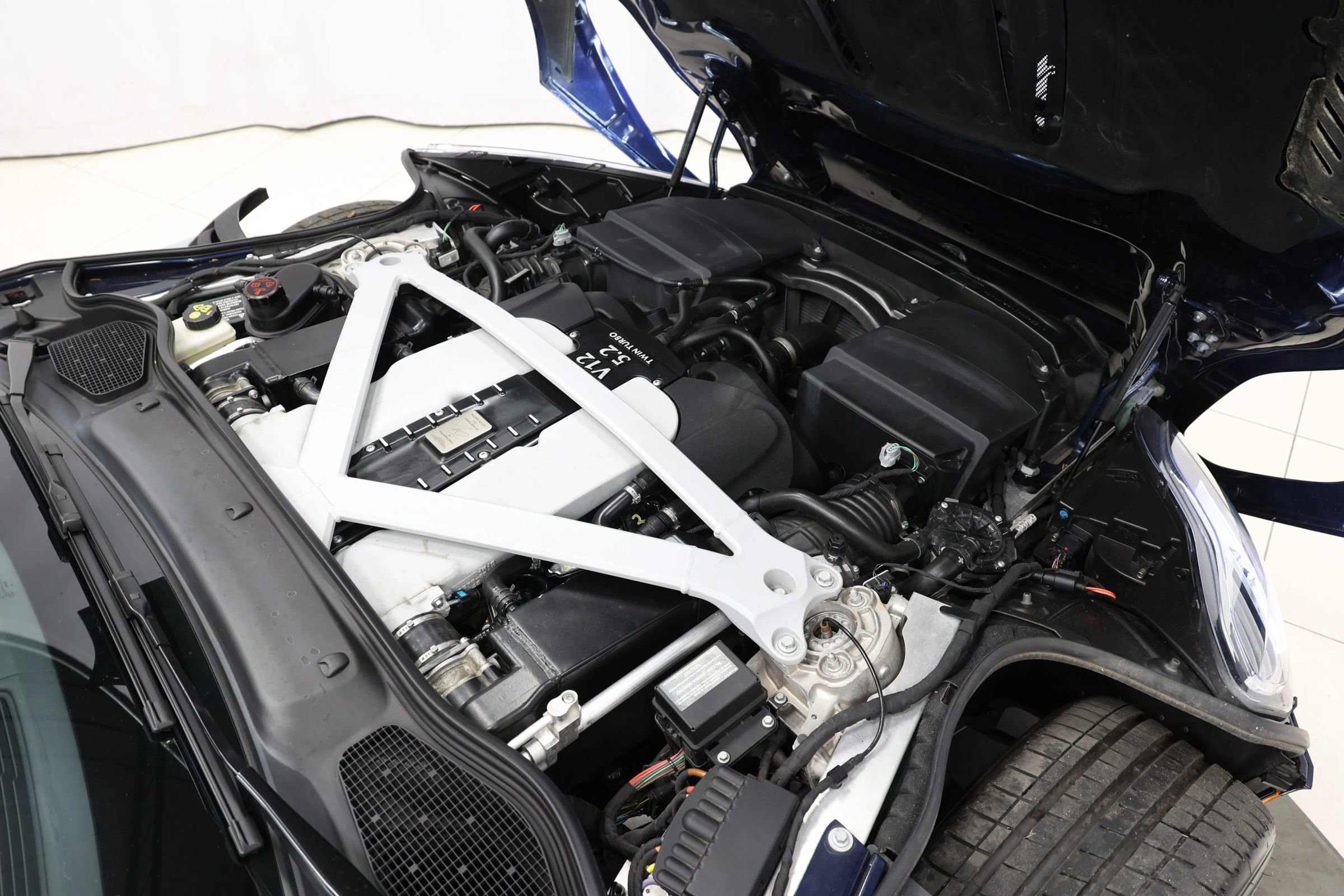 Used 2017 Aston Martin DB11 V12 image 89