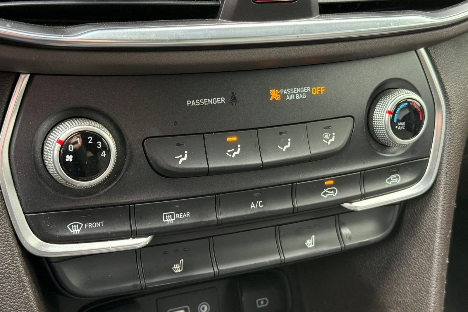 Used 2020 Hyundai Santa Fe SEL AWD/4WD image 19