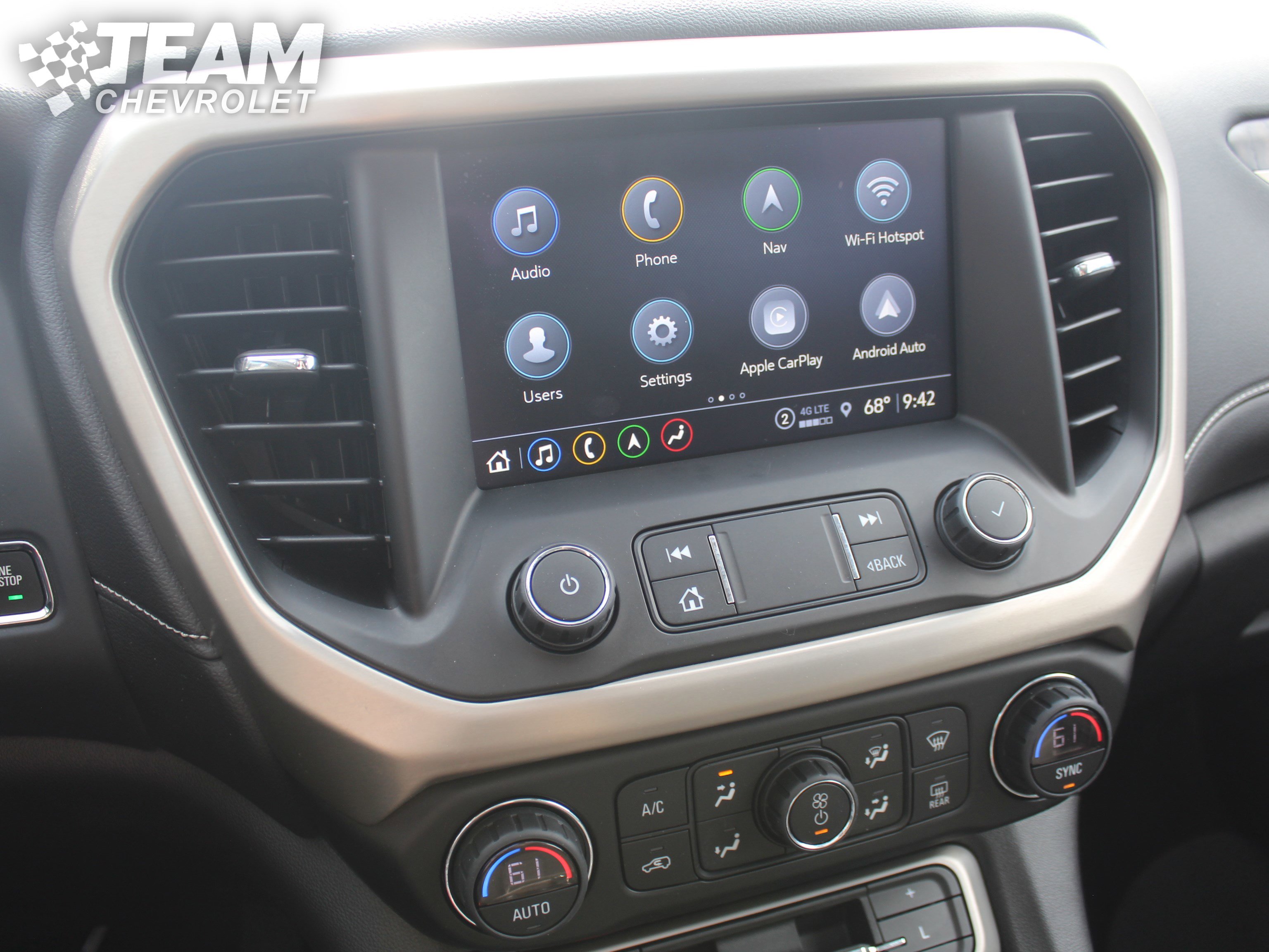 Used 2021 GMC Acadia Denali w/ Denali Ultimate Package AWD/4WD image 18