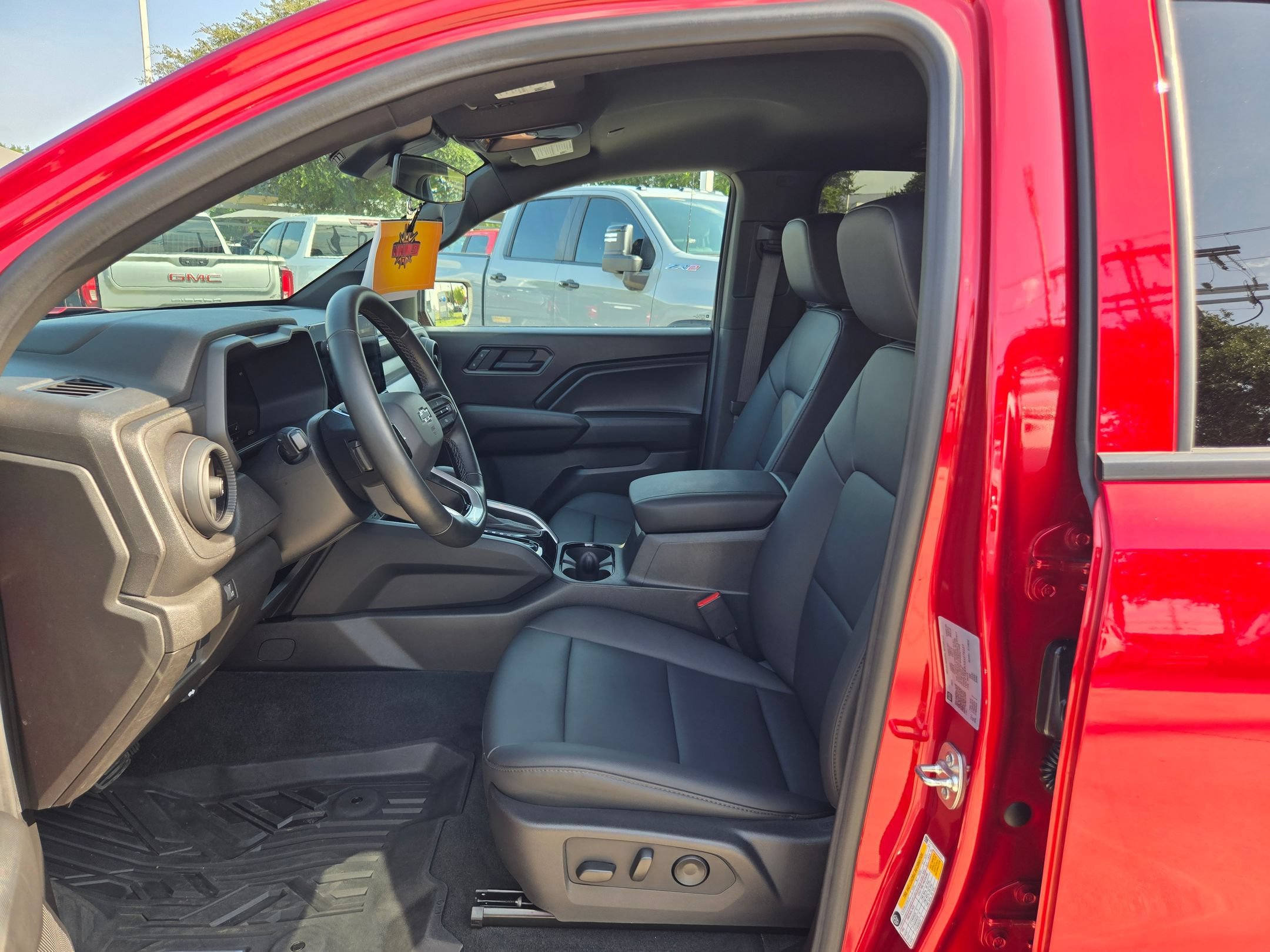 Certified 2025 Chevrolet Colorado Trail Boss AWD/4WD image 9