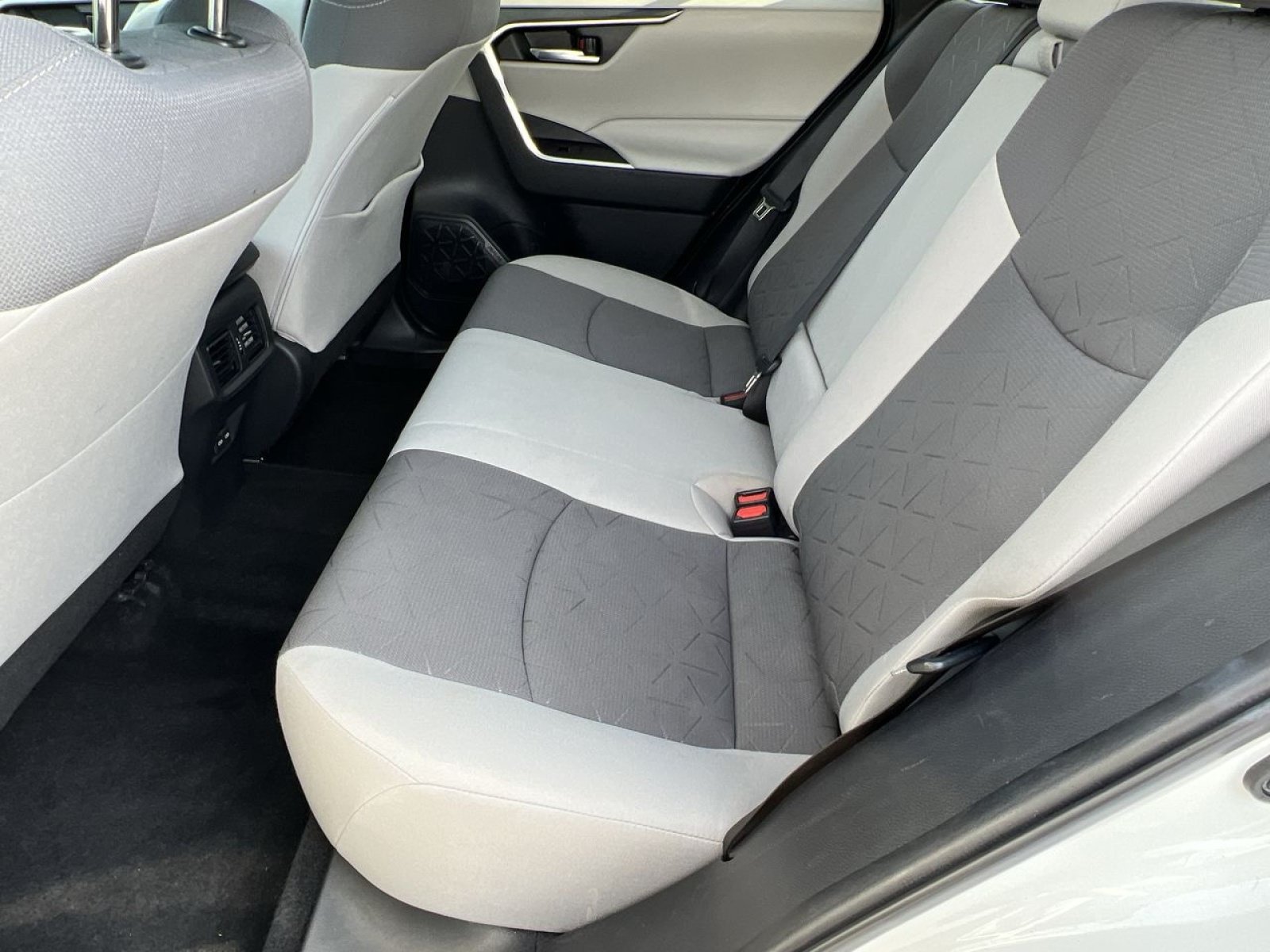 Used 2022 Toyota RAV4 XLE w/ Convenience Package AWD/4WD image 22