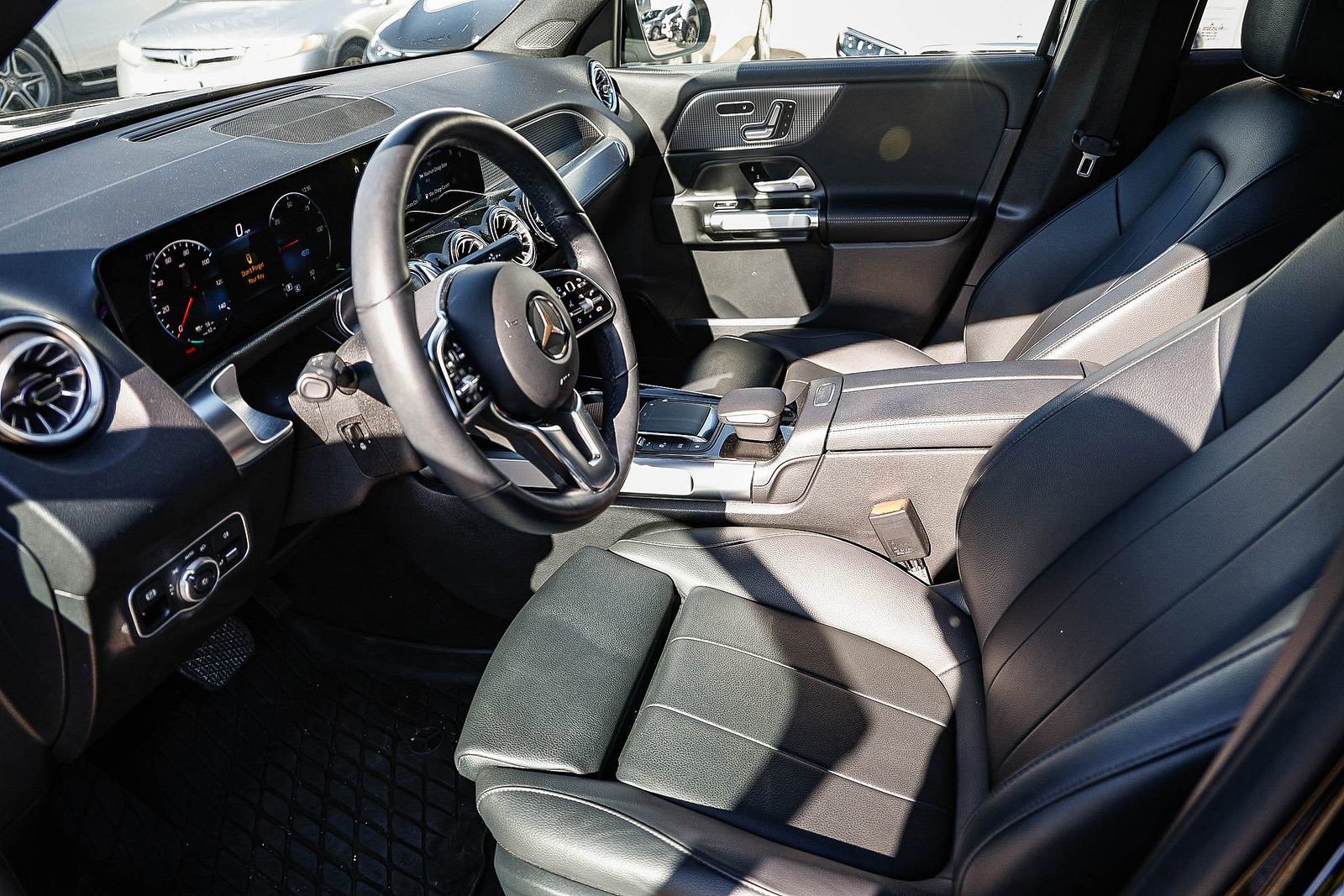 Used 2023 Mercedes-Benz EQB 250+ image 5