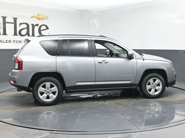 Used 2016 Jeep Compass Latitude image 36