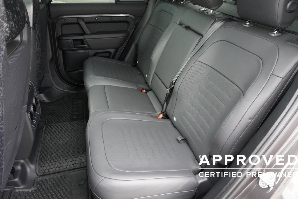 Used 2026 Land Rover Defender 110 OCTA AWD/4WD image 30