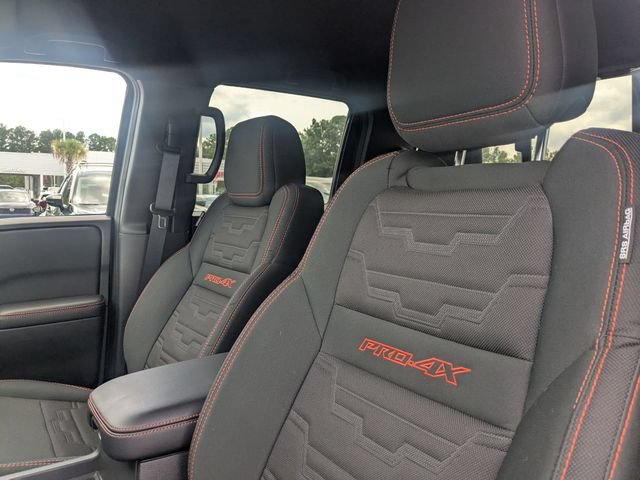 Used 2025 Nissan Frontier PRO-4X AWD/4WD image 13