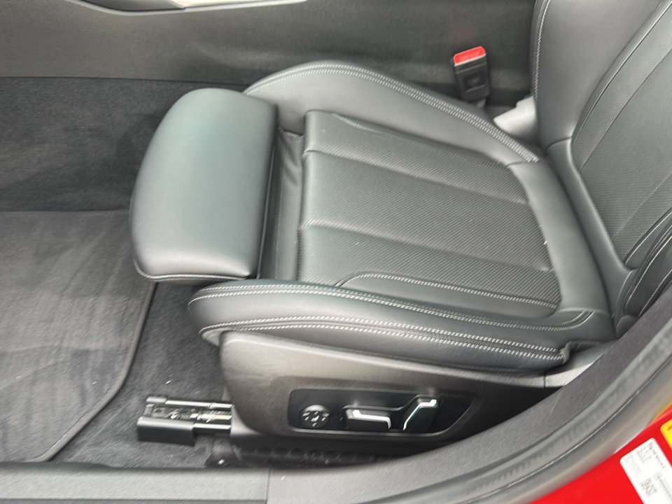 Certified 2024 BMW 330i Sedan w/ M Sport Package image 15