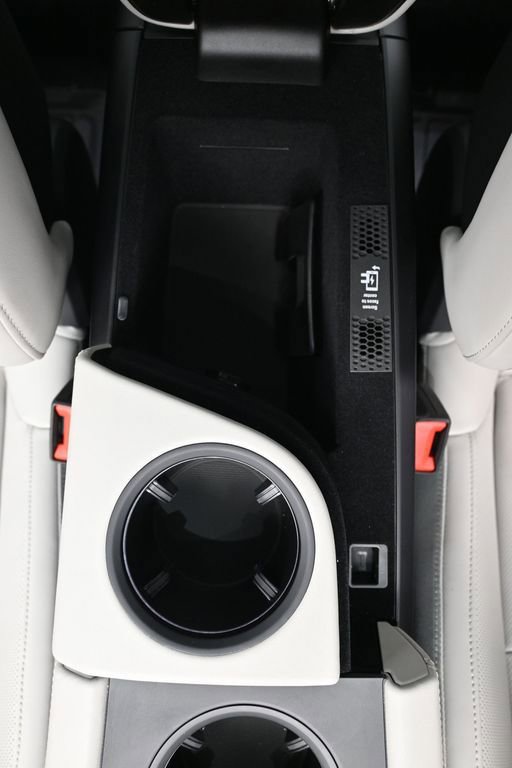 Used 2024 Porsche Taycan GTS image 24