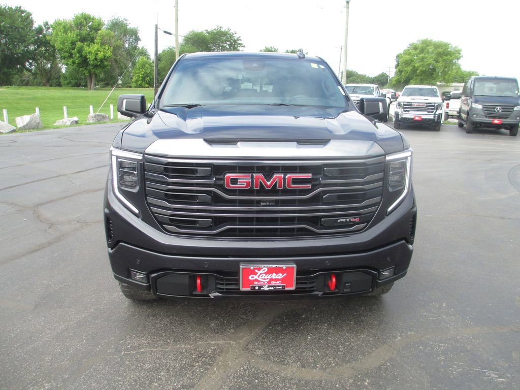Used 2023 GMC Sierra 1500 AT4 w/ AT4 Premium Package AWD/4WD image 14