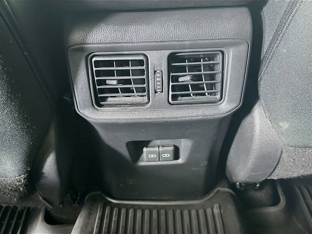 Used 2022 Toyota RAV4 XLE w/ Convenience Package image 21