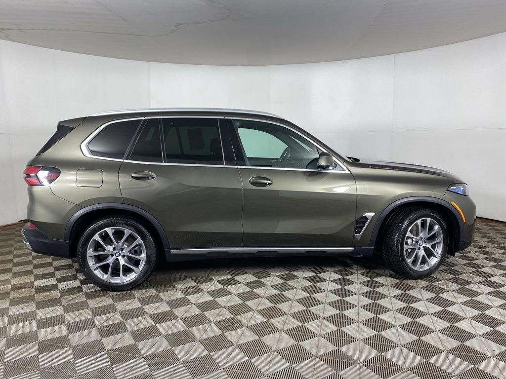 Used 2026 BMW X5 xDrive40i w/ Climate Comfort Package image 22