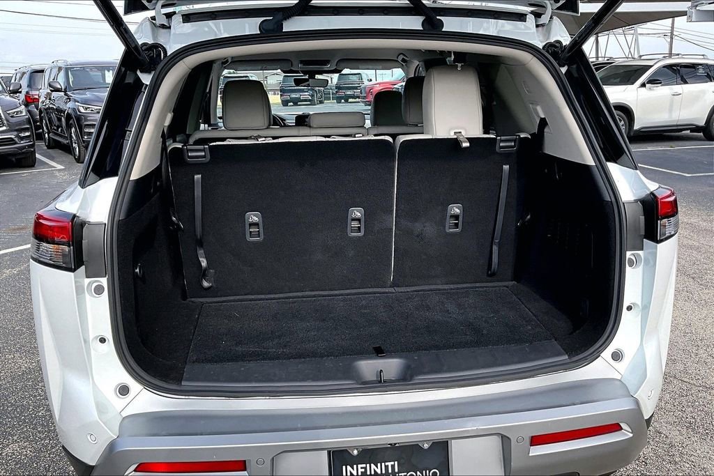 Used 2025 Nissan Pathfinder SL image 49