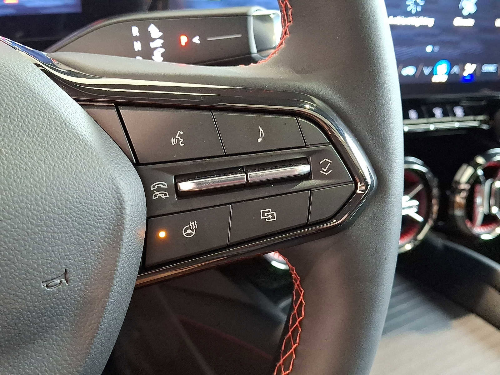 Used 2025 Chevrolet Blazer EV RS image 23