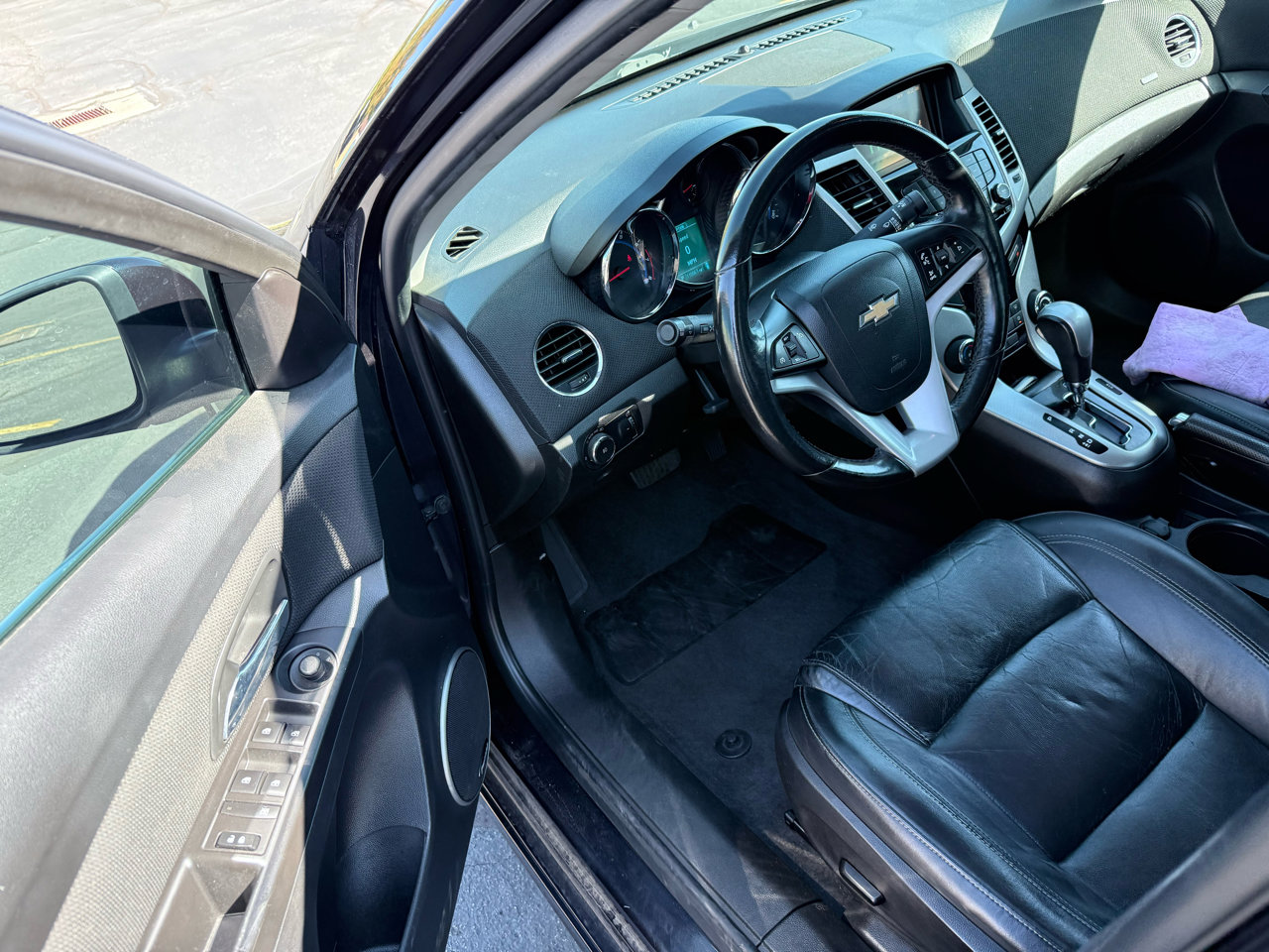 Used 2016 Chevrolet Cruze LTZ w/ Sun, Sound and Sport Package image 9