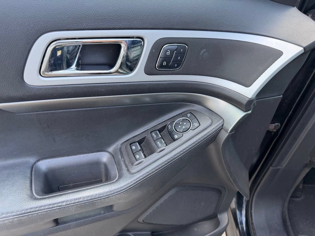 Used 2015 Ford Explorer Sport w/ Equipment Group 401A AWD/4WD image 23