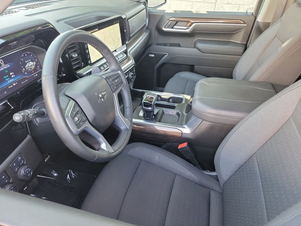 Used 2025 Chevrolet Silverado 1500 RST w/ Convenience Package II image 3