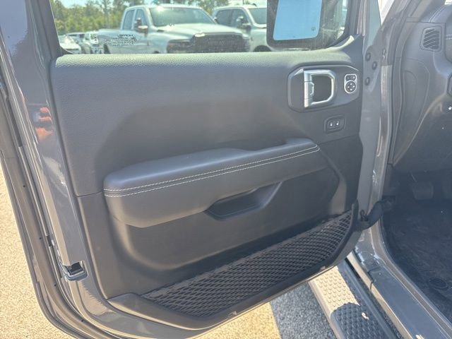 Used 2023 Jeep Wrangler Unlimited Sahara w/ Cold Weather Group AWD/4WD image 14