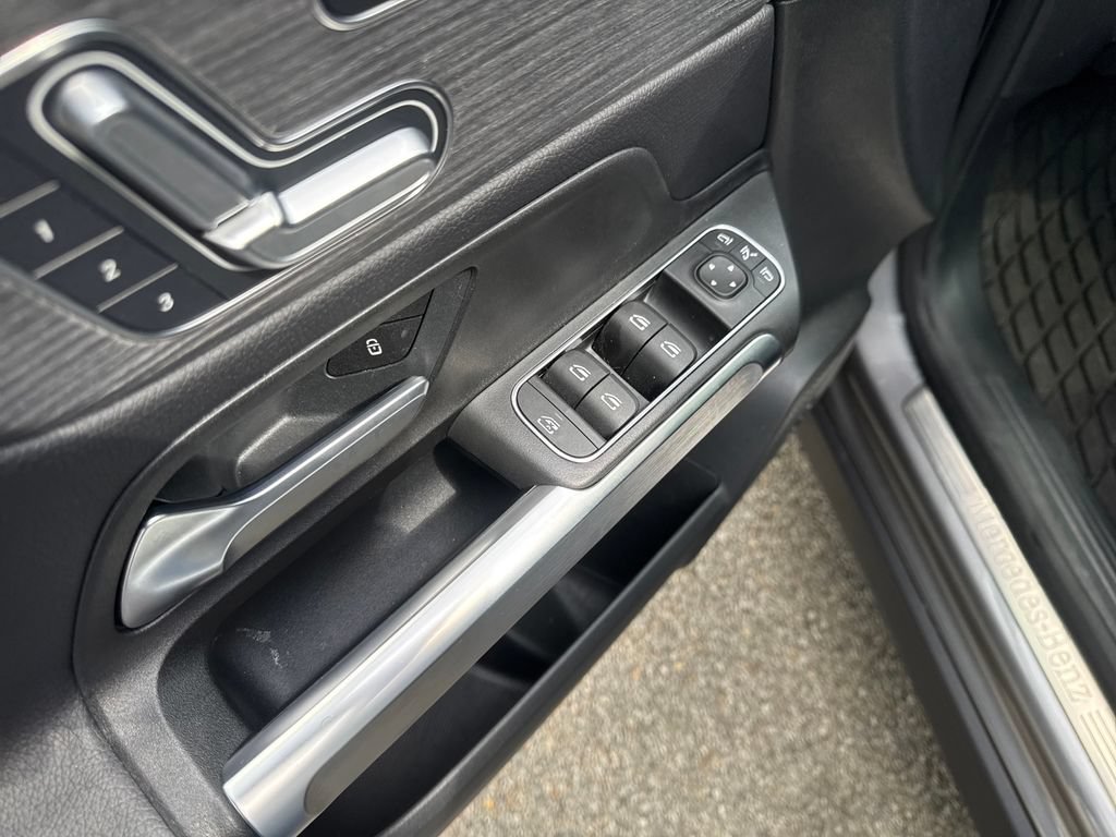 Used 2026 Mercedes-Benz GLB 250 4MATIC image 19