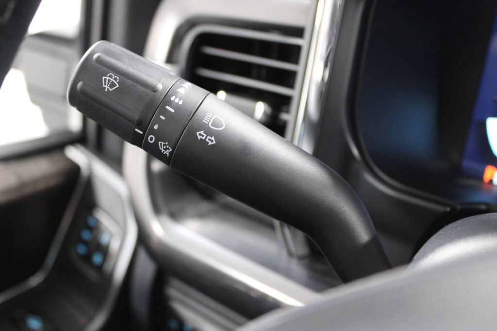 New 2026 Ford F250 Lariat w/ Black Appearance Package image 40